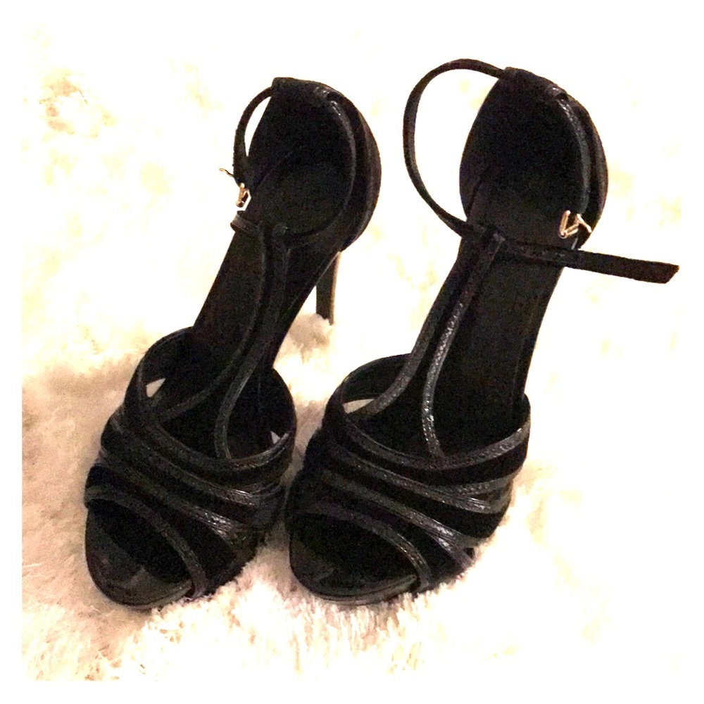 Burberry black platform 37.5 t-strap patent suede